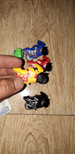 Một chiếc siêu xe mô tô bằng nhựa chạy chớn rất đẹp 2020