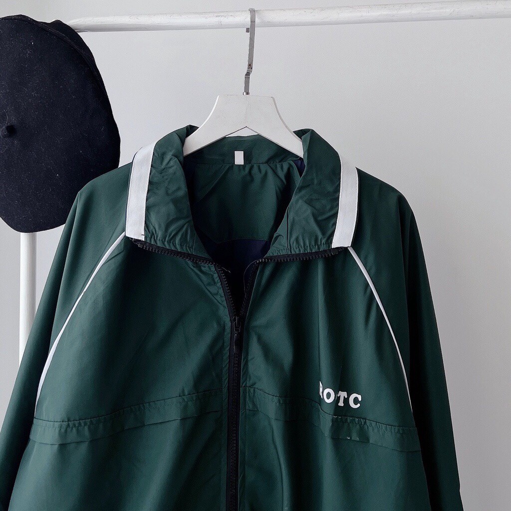 Áo Khoác Bomber Gió Dù Chữ Rotc Màu Xanh Dáng Rộng Viền Cổ Nam Nữ Unisex Dáng Rộng