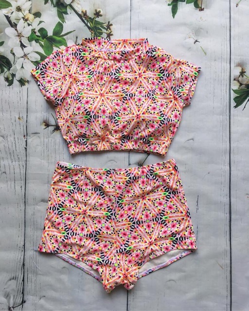 Bikini tay dài sọc ngang dễ thương