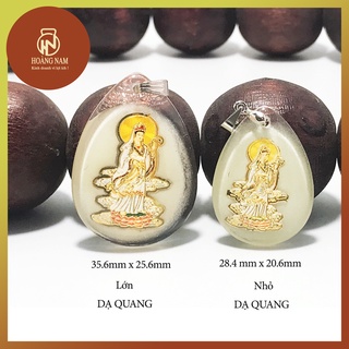 Mặt dây chuyền dạ quang với hình ảnh Vị Quán Thế Âm Bồ Tát - biểu tượng của lòng từ bi phổ độ chúng sinh