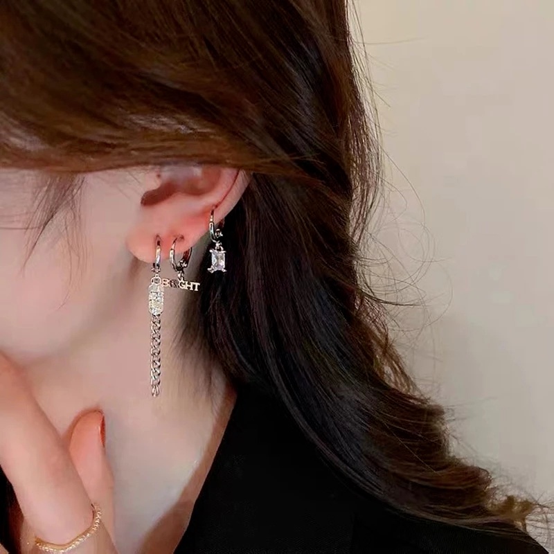 Set 4 Khuyên Tai Trái Tim / Ngôi Sao / Hình Học Tua Rua Màu Đen Thời Trang