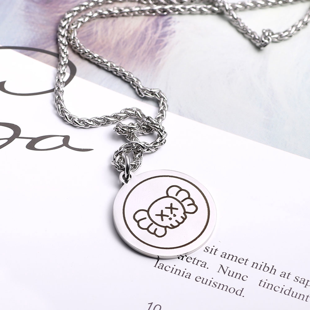 Dây chuyền mặt chạm khắc hoạ tiết hoạt hình độc đáo cho các cặp đôi