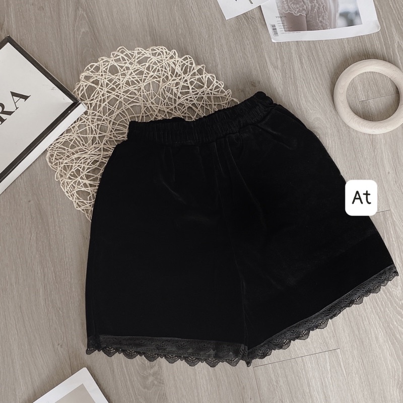 QUẦN SHORT NHUNG VIỀN REN