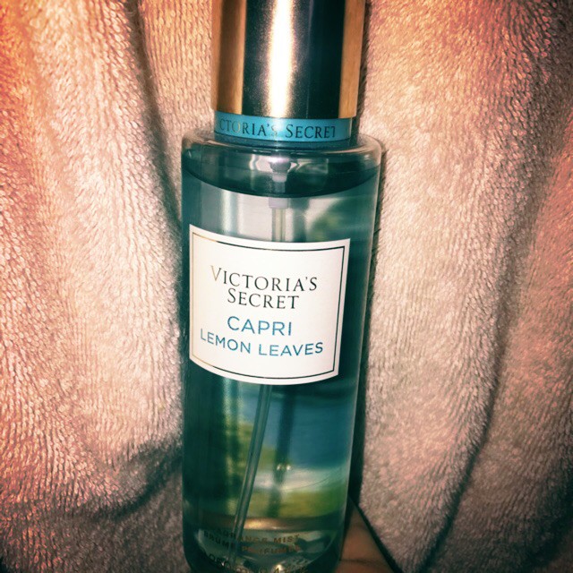 Xịt thơm toàn thân Victoria’s Secret mùi Capri Lemon Leaves | Thế Giới Skin Care
