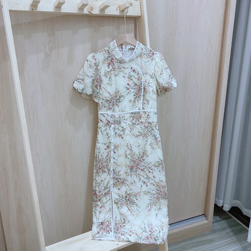 SƯỜN XÁM HOA [ ảnh chụp thật ] Nền hoa trắng thêu rất đẹp , form lên dáng chuẩn , có lót dày dặn luôn nhé | BigBuy360 - bigbuy360.vn