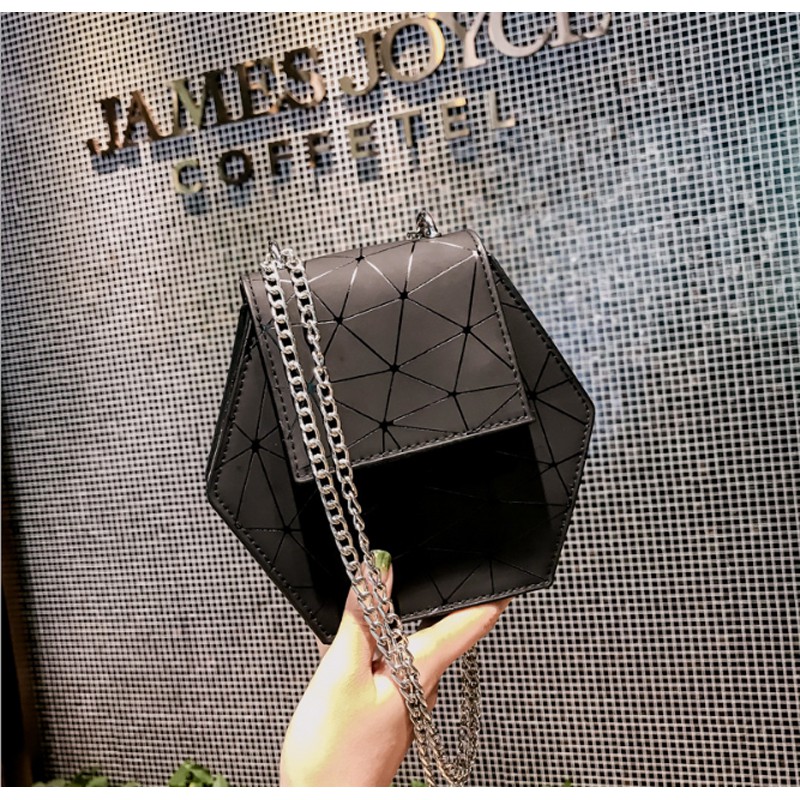 túi đeo chéo hình ô van