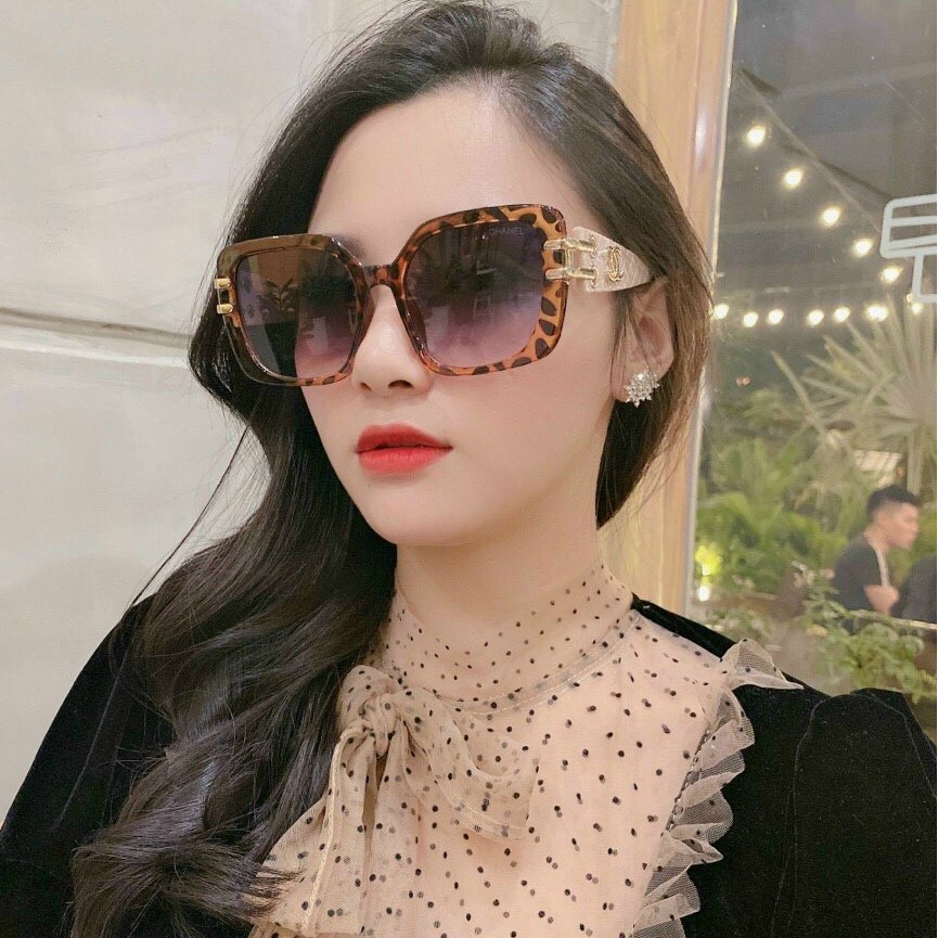 Kính râm nữ thời trang sang chảnh hot trend
