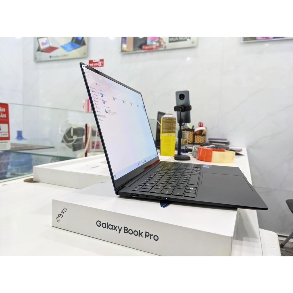 Laptop Samsung Galaxy Book Pro 15.6'' Core i7 Gen 11 -1165G7 Ram 16GB SSD 1TB Fullbox . SIÊU MỎNG - NHẸ Tại Playmobile