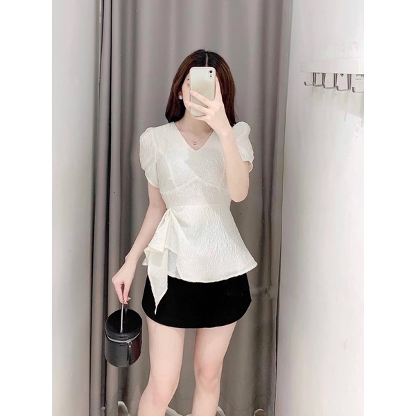Áo pelum cổ V bèo nhún - chất liệu gấp xốp mềm mặc thoải mái hai màu trắng, nâu A17
