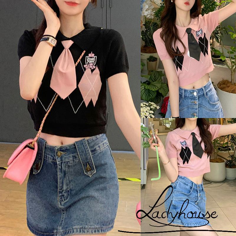 Áo Croptop Dệt Kim Tay Ngắn Cổ Bẻ Thêu Họa Tiết Hình Thoi Có Cà Vạt Cho Nữ