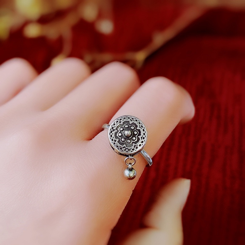 Nhẫn kinh luân có thể xoay kèm hộp sang trọng
