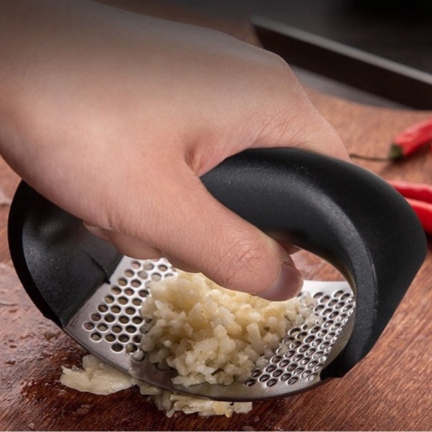 Dụng Cụ Nghiền Tỏi Cán Đen, Dập Tỏi, Ép Tỏi Cầm Tay Inox
