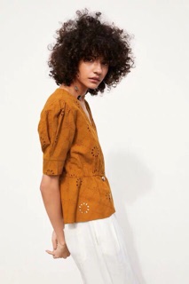 Áo Zara đột lỗ hoa xinh