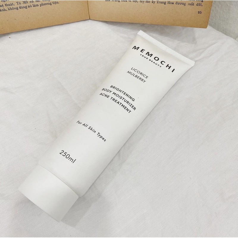 KEM BODY LOTION DƯỠNG TRẮNG MEMOCHI