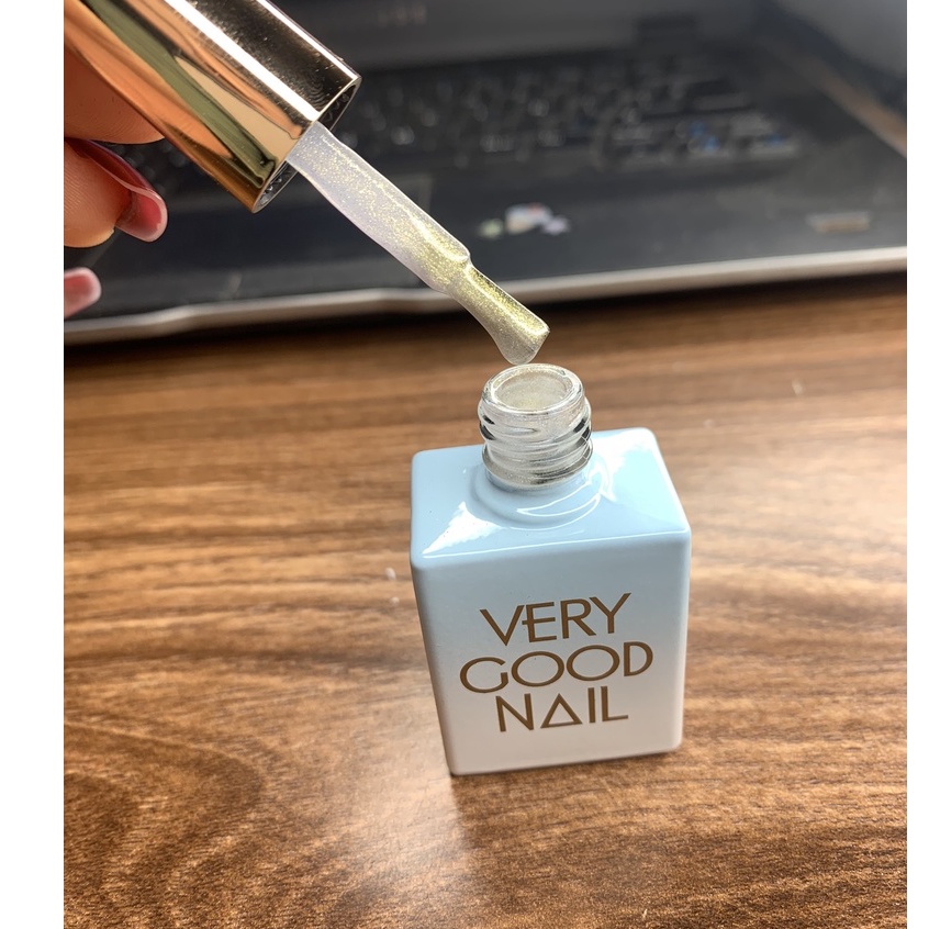 Sơn gel ánh trai vàng very good