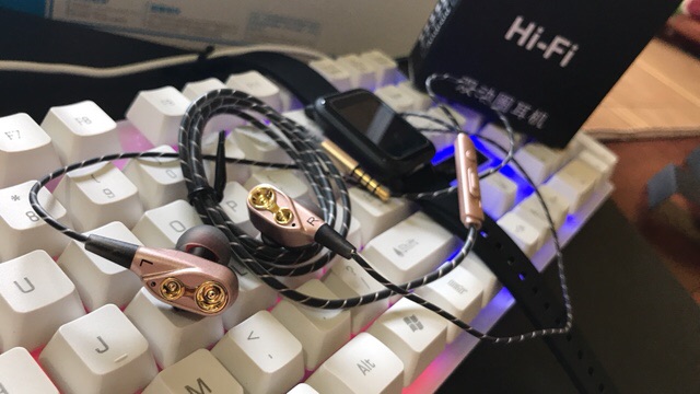 Tai nghe chống ồn SPORT MUSIC SUPER BASS 2020 SIÊU ĐẸP, SIÊU HAY tặng bộ núm + túi +kẹp - BH 12 Tháng