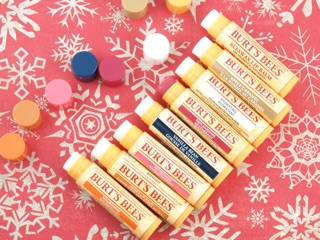 Son Dưỡng Burt’s Bees Moisturizing Lip Balm (4.25g)
