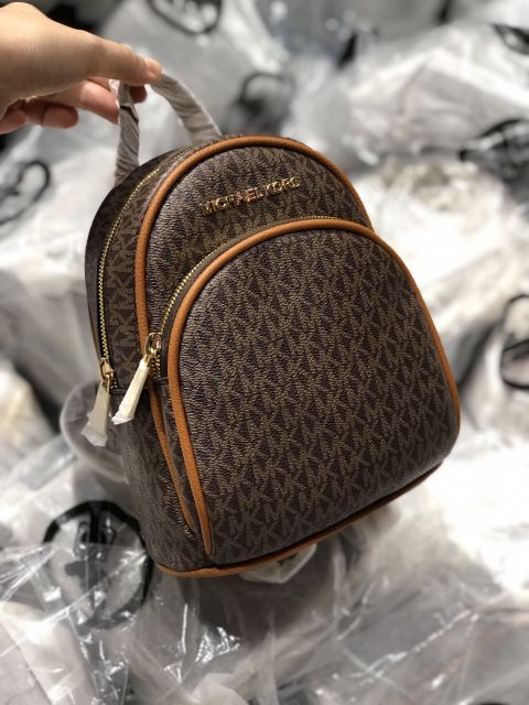 😍 BALO Michael Kors JET SET CHARM ITEM