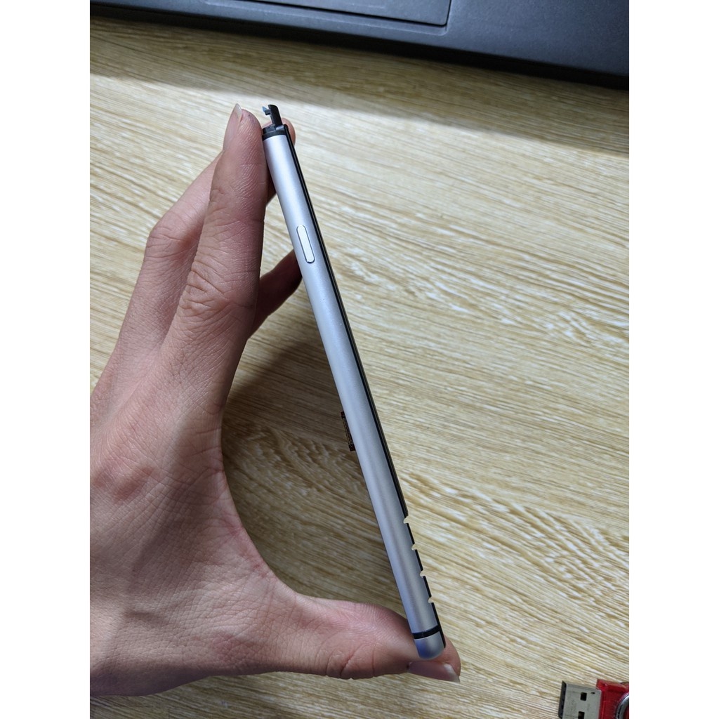 MÀN HÌNH KÈM KHUNG ĐIỆN THOẠI BLACKBERRY KEYONE KEY1 NEW ZIN