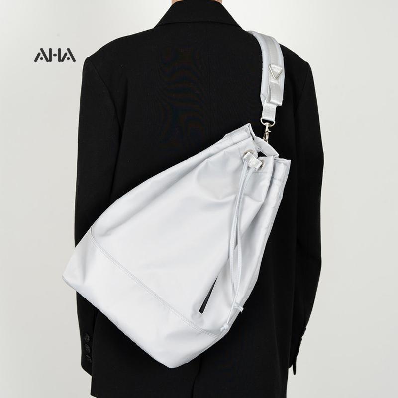 Túi đeo vai AHA official cỡ lớn bằng nylon thiết kế đơn giản dễ phối đồ phong cách Nhật Hàn