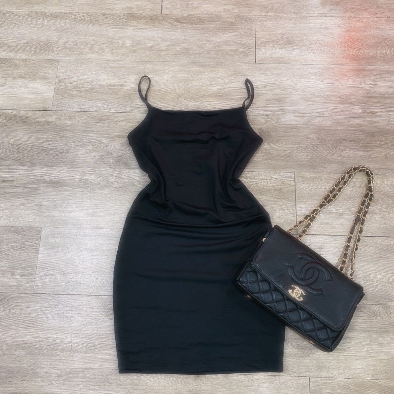 Đầm dây body đen trơn vnxk