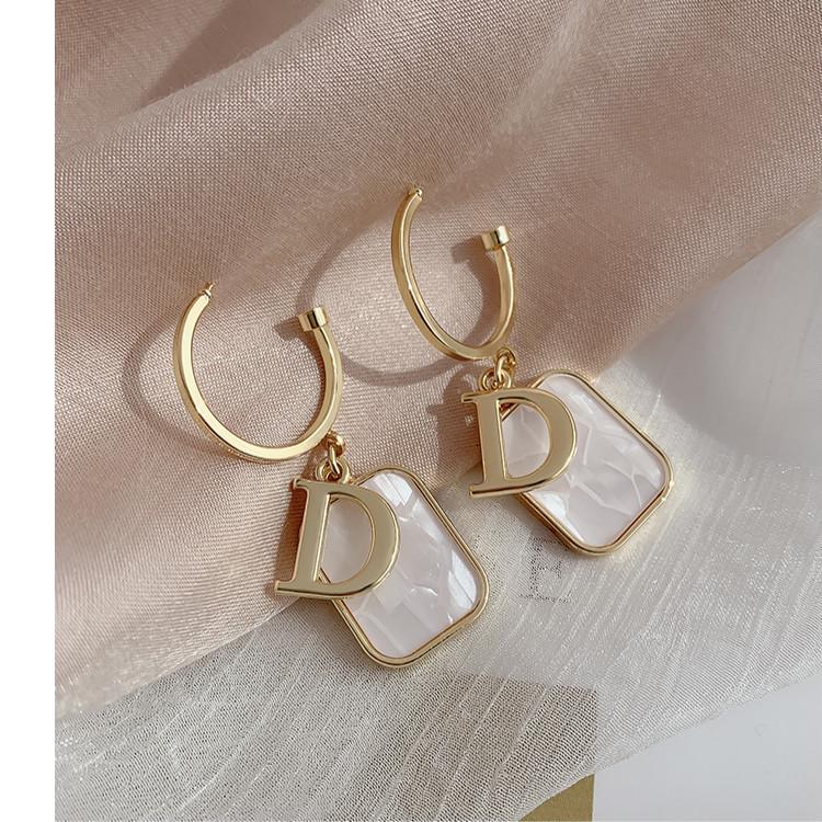 Southoreaegantfashionshelleearrings
