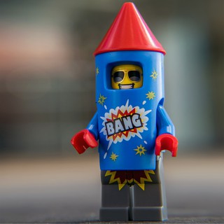 [1 Nhân Vật] LEGO Minifigures Anh Chàng Ph.áo Hoa Firework Guy 71021 Series 18 Đan Mạch