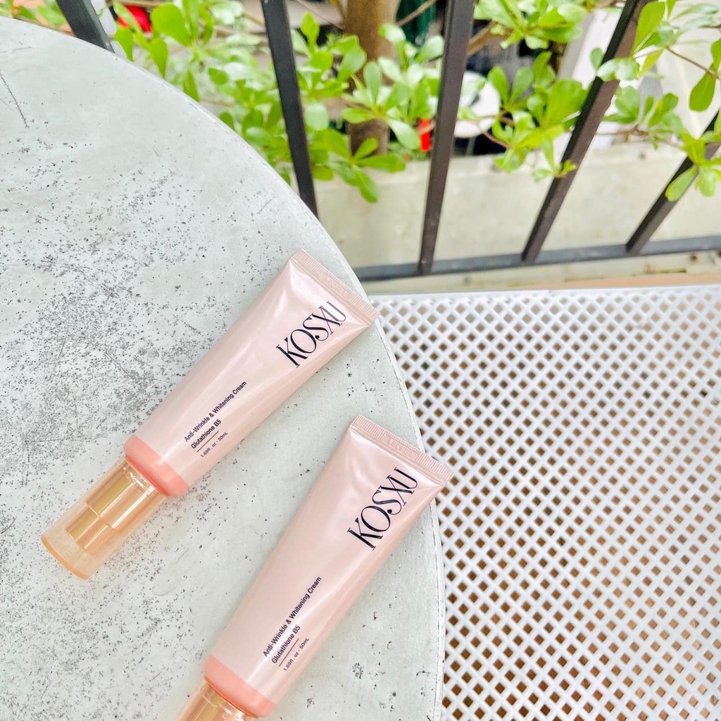 KEM PHỦ TUYẾT KOSXU TẶNG MẶT NẠ