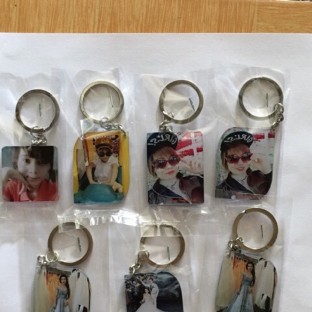 Combo 5, 8, 10, 11 móc khoá mica in hình