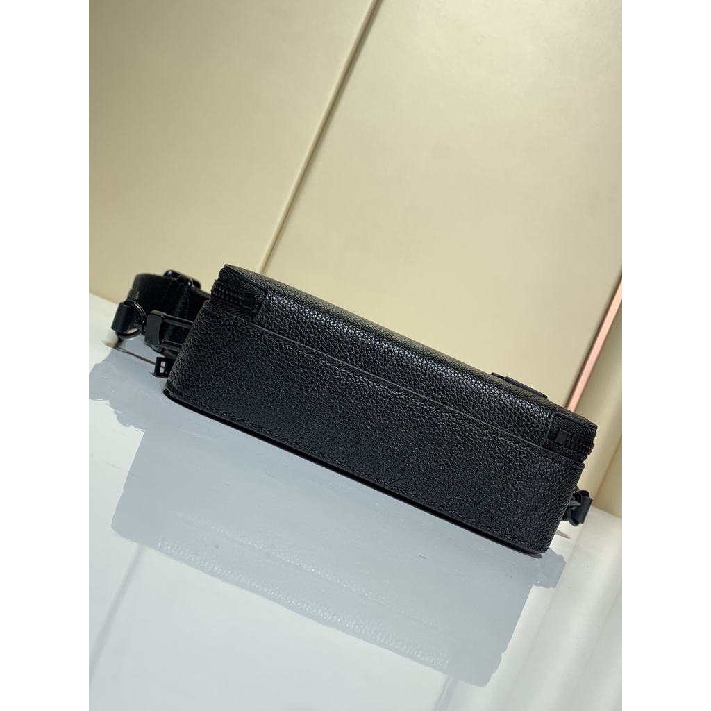 Túi đeo chéo da thật thời trang cao cấp Louis Vuitton LV phong cách cá tính, thời thượng