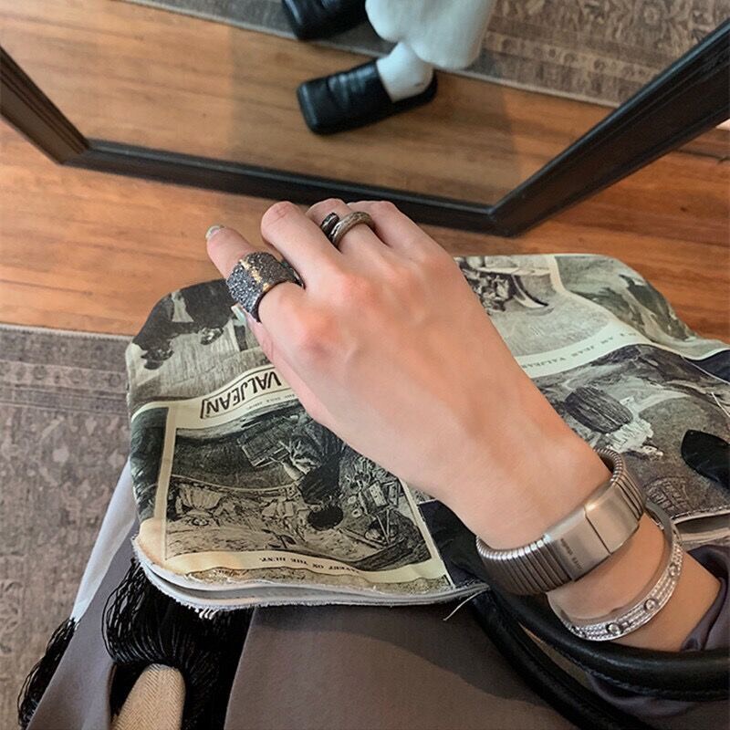 Vòng tay thép Titan màu Bạc Unisex cao cấp và thời trang phong cách Hàn - ARTW