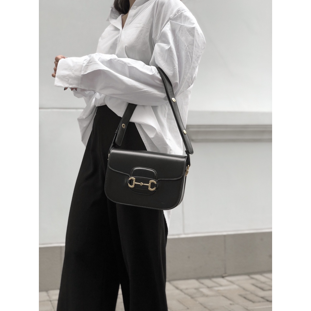 Túi xách nữ thời trang Gabby màu đen thiết kế tối giản sang trọng thích hợp với đi chơi cũng như đi làm mỗi ngày