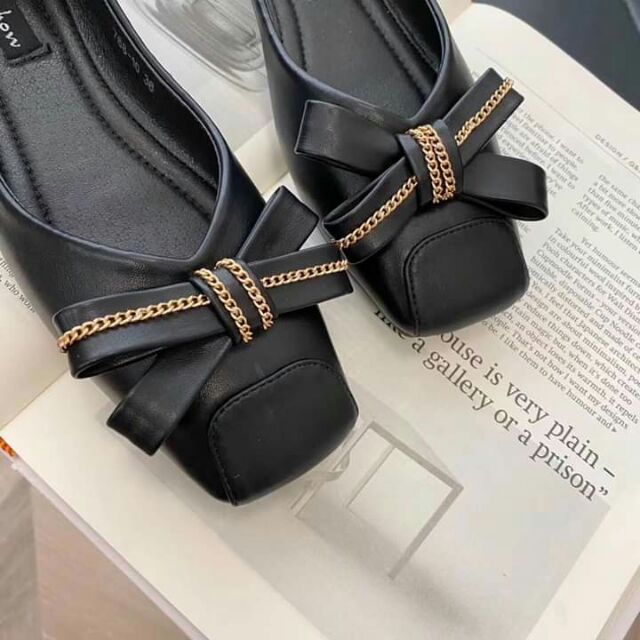 Giày búp bê đinh nơ dây xích