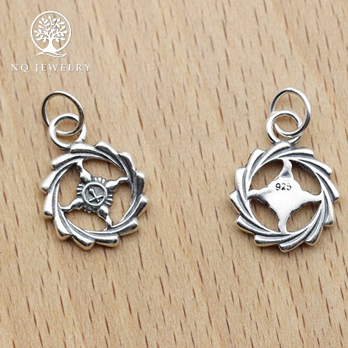 Charm bạc mặt bánh lái treo - NQ Jewelry