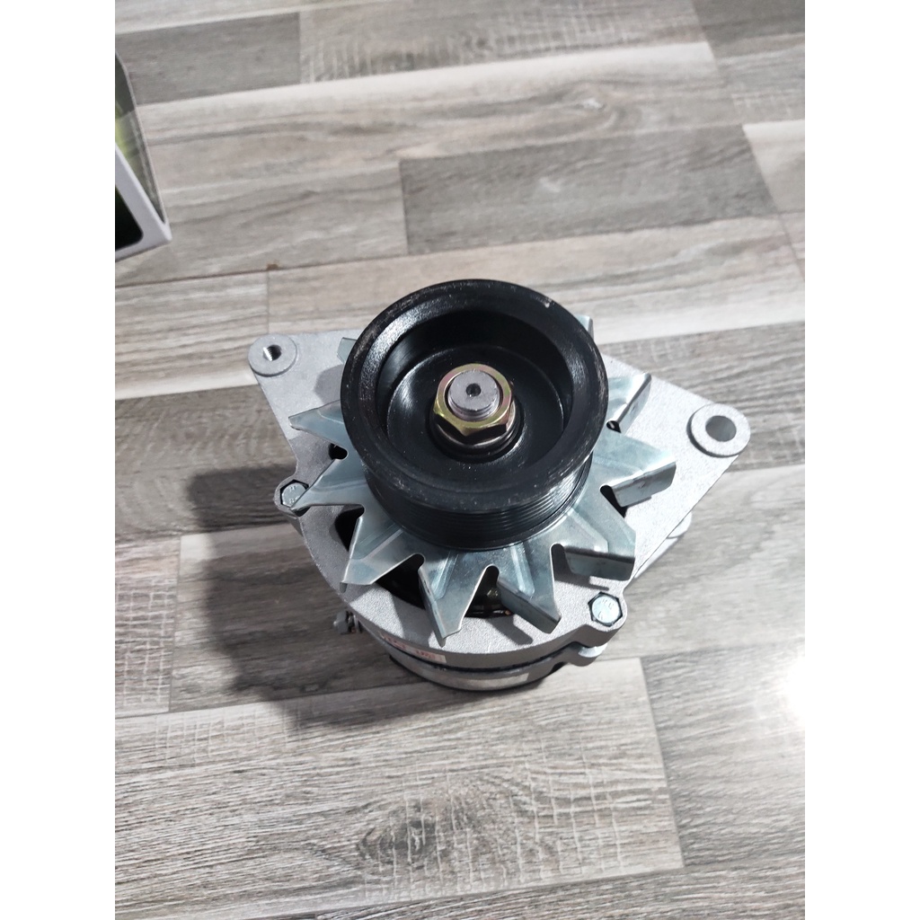 Sản phẩm gia đình làm:  Máy phát điện YC4108 - 1000w/35a 24v tiết chế trong xanh