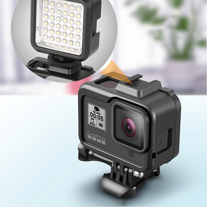 KHUNG BẢO VỆ GOPRO 8 TÍCH HỢP KHE GẮN LED MIC