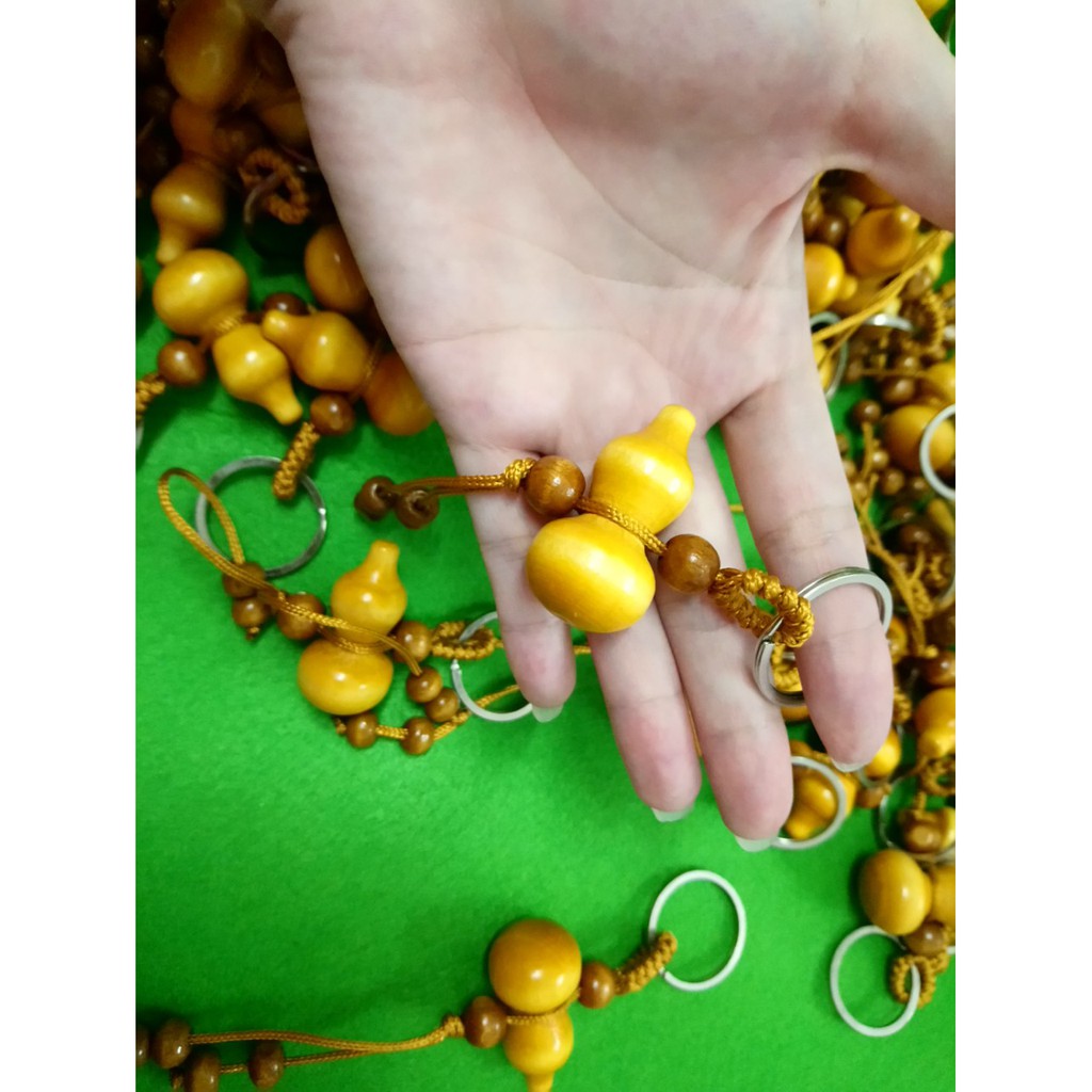 combo 3 móc khóa gỗ hình hồ lô. hàng y hình. hình shop tự chụp nha các bạn. thích hợp xài hàng ngày,