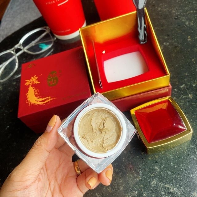 kem face sâm mụn