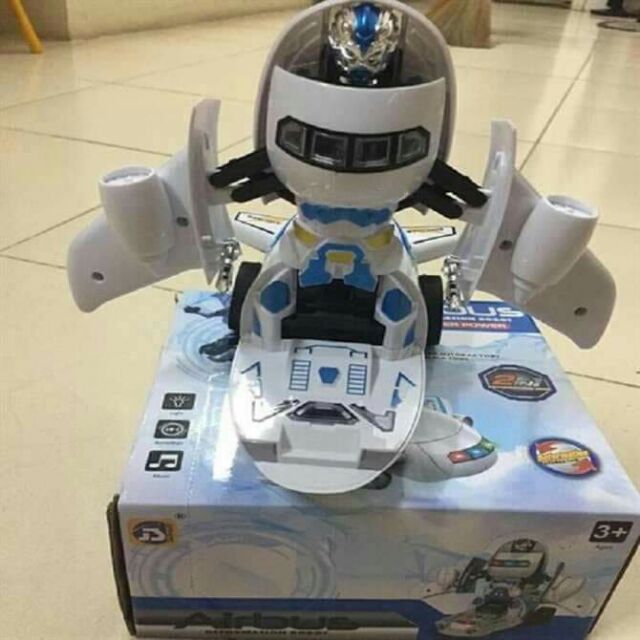 Máy bay biến hình thành robot
