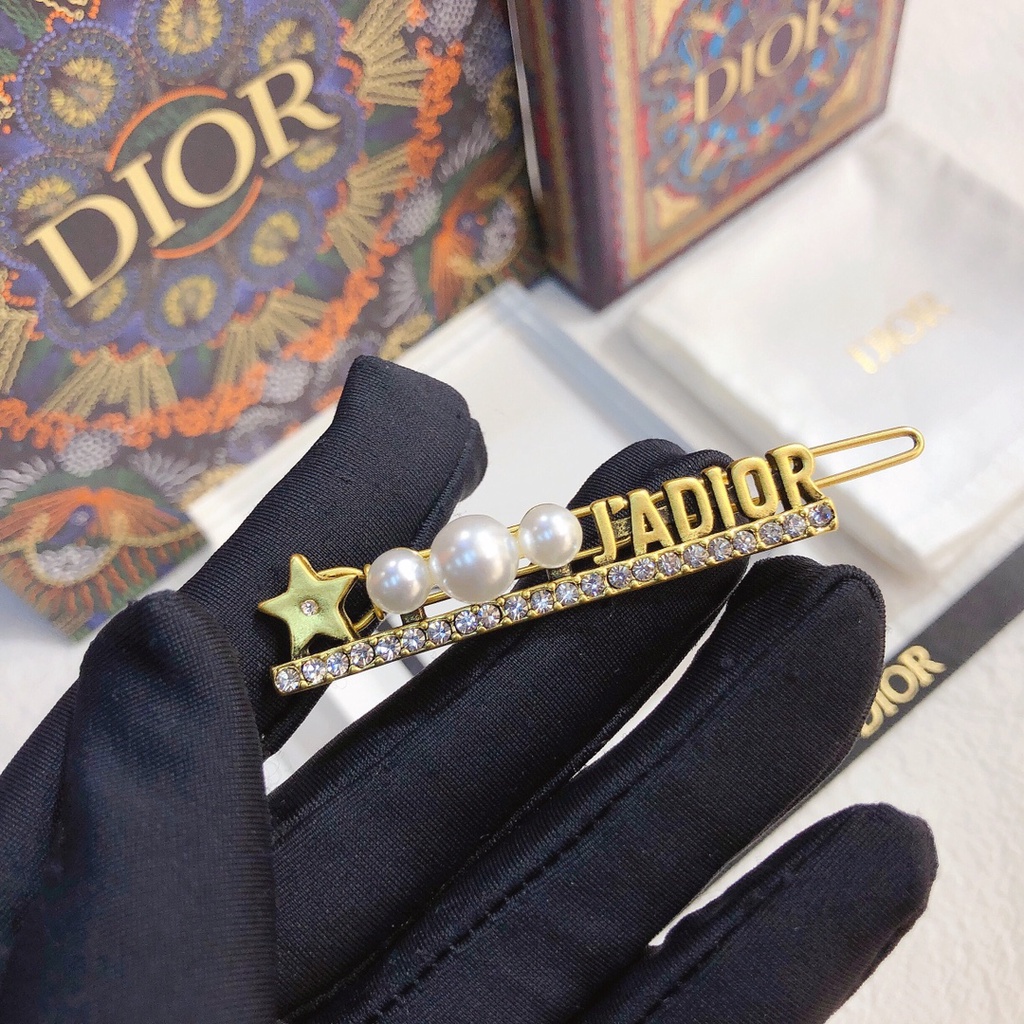 Kẹp tóc Dior đính đá và ngọc trai dễ thương thời trang cho nữ