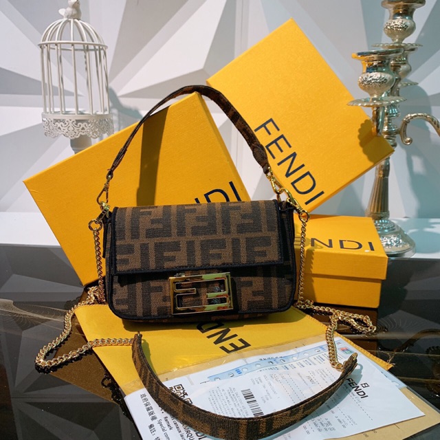 Túi Fendi   Full bOx Ảnh Chụp Thật