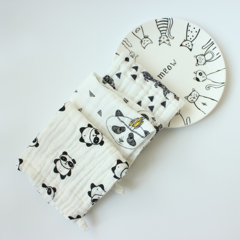 Set 3 yếm ăn dặm xinh xắn cho bé