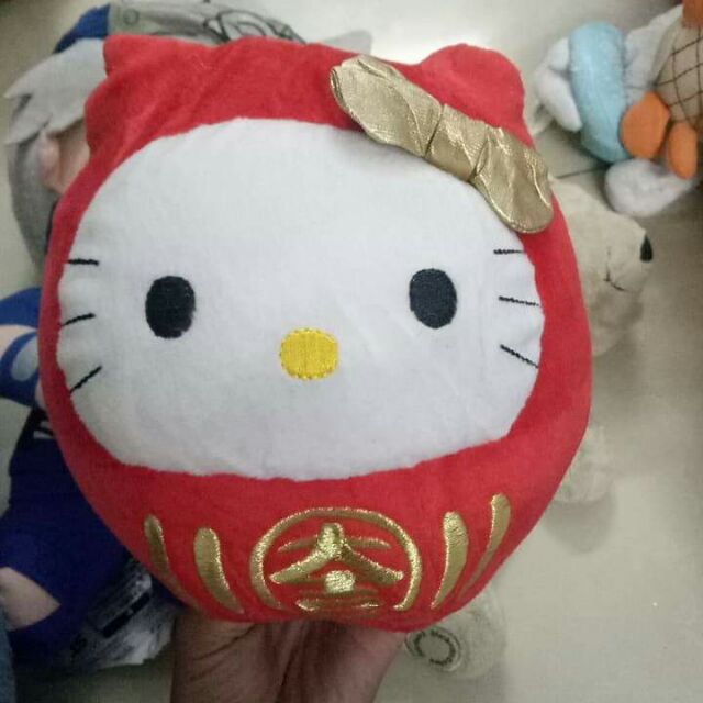 Gấu bông daruma kitty
