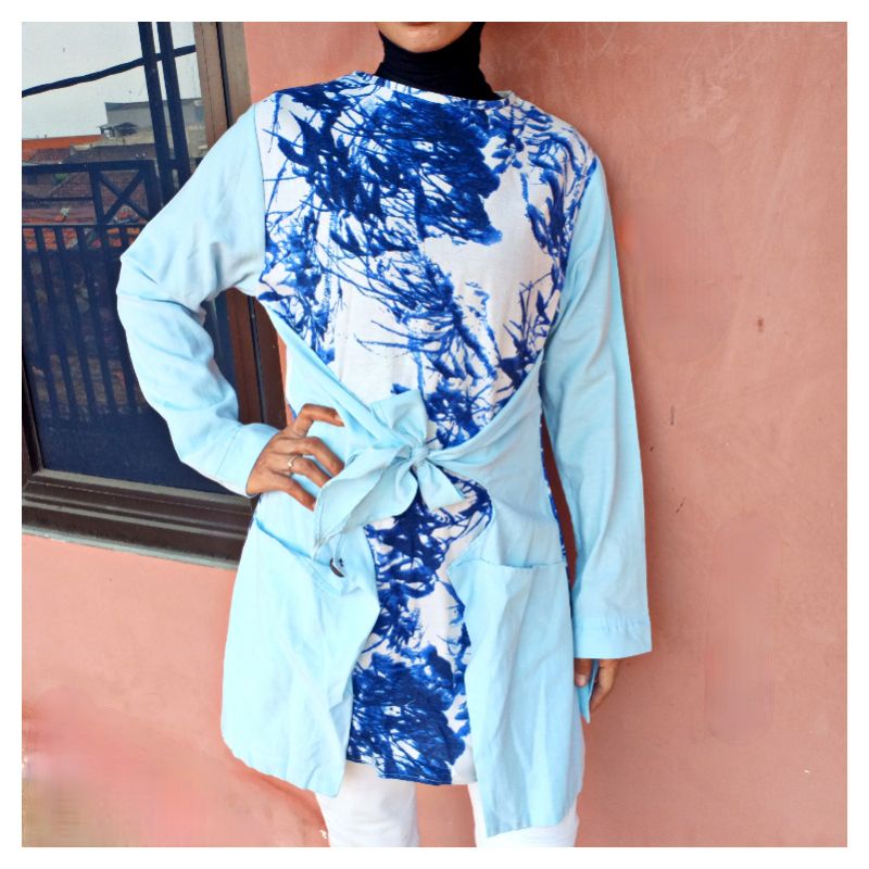 Preloved - Áo Dài Nhuộm Màu Xanh Trắng