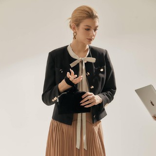 Áo khoác cổ tròn cài nút tay dài
