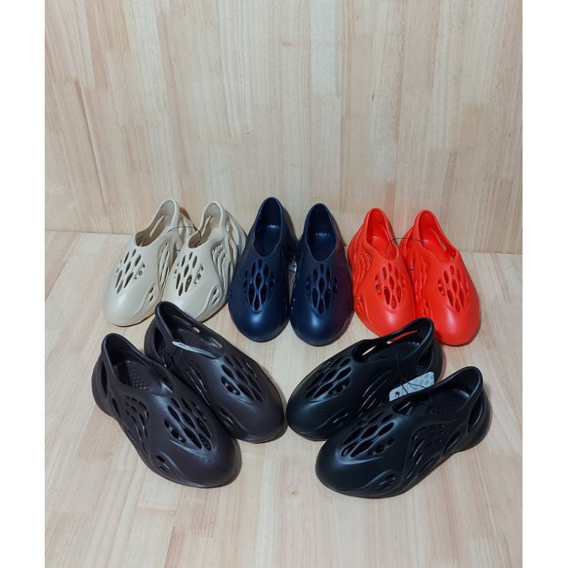 Giày bata nhựa lỗ siêu nhẹ nam hàng đẹp | BigBuy360 - bigbuy360.vn