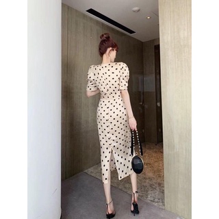 váy lụa chấm bi