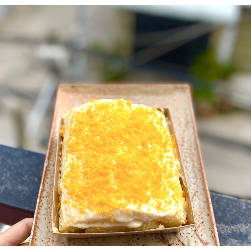 Bông lan cuộn mochi trứng muối