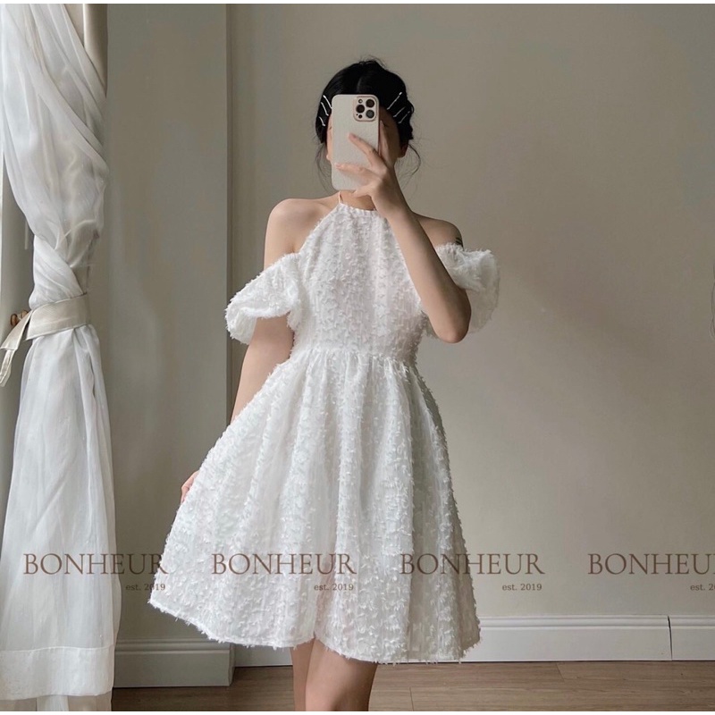 Váy yếm bông xù