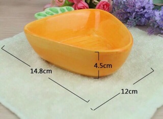 Set bát, thìa và đĩa carrot